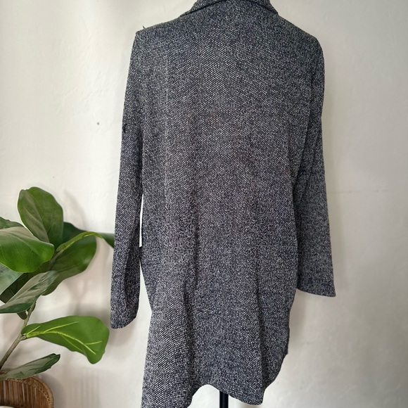 Shacket - Picture 2 of 2